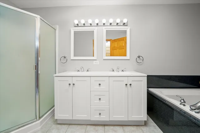 $464,900 | 1342 Lunt Court, Schaumburg, IL 60193