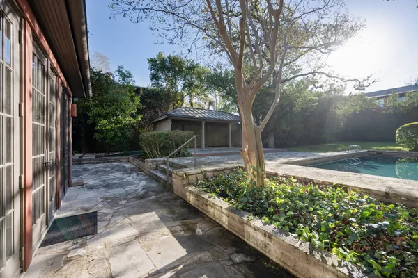 $12,000 | 1301 Kent Lane, Austin, TX 78703