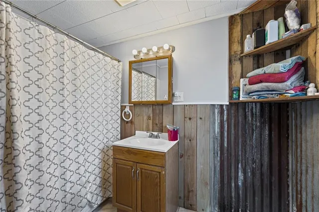 $175,000 | 140 West Walnut Avenue, Osawatomie, KS 66064