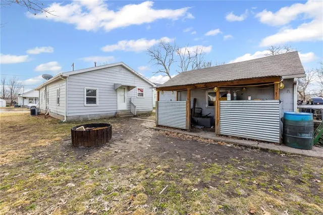 $175,000 | 140 West Walnut Avenue, Osawatomie, KS 66064