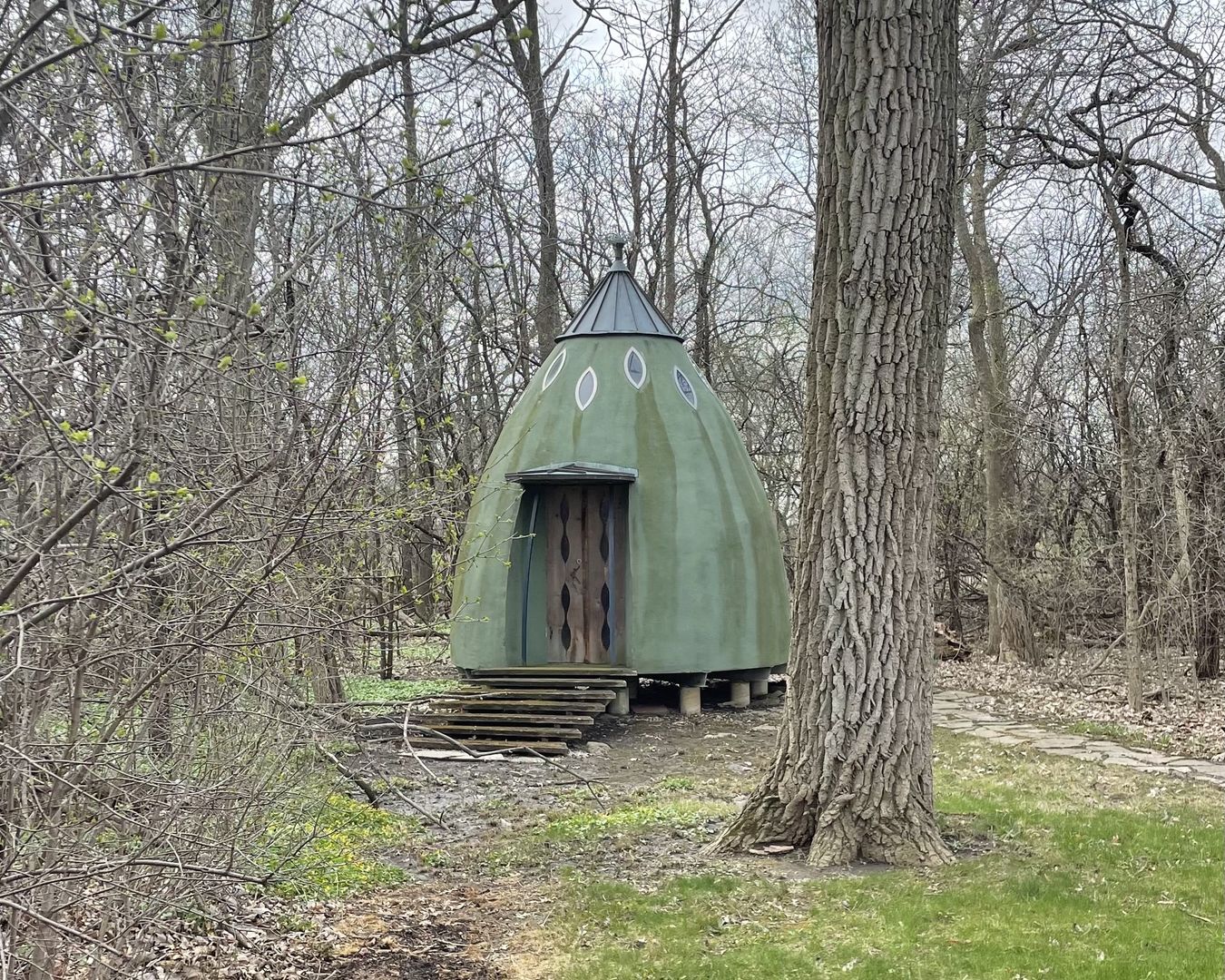 1 Morrison Road Northbrook, IL 60062 - Photo 5 of 5 a view of a small yard