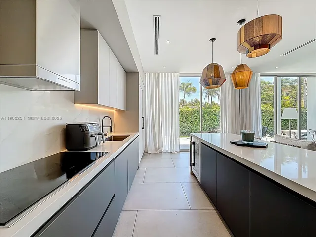 $25,000 | Key Biscayne, Key Biscayne, FL 33149