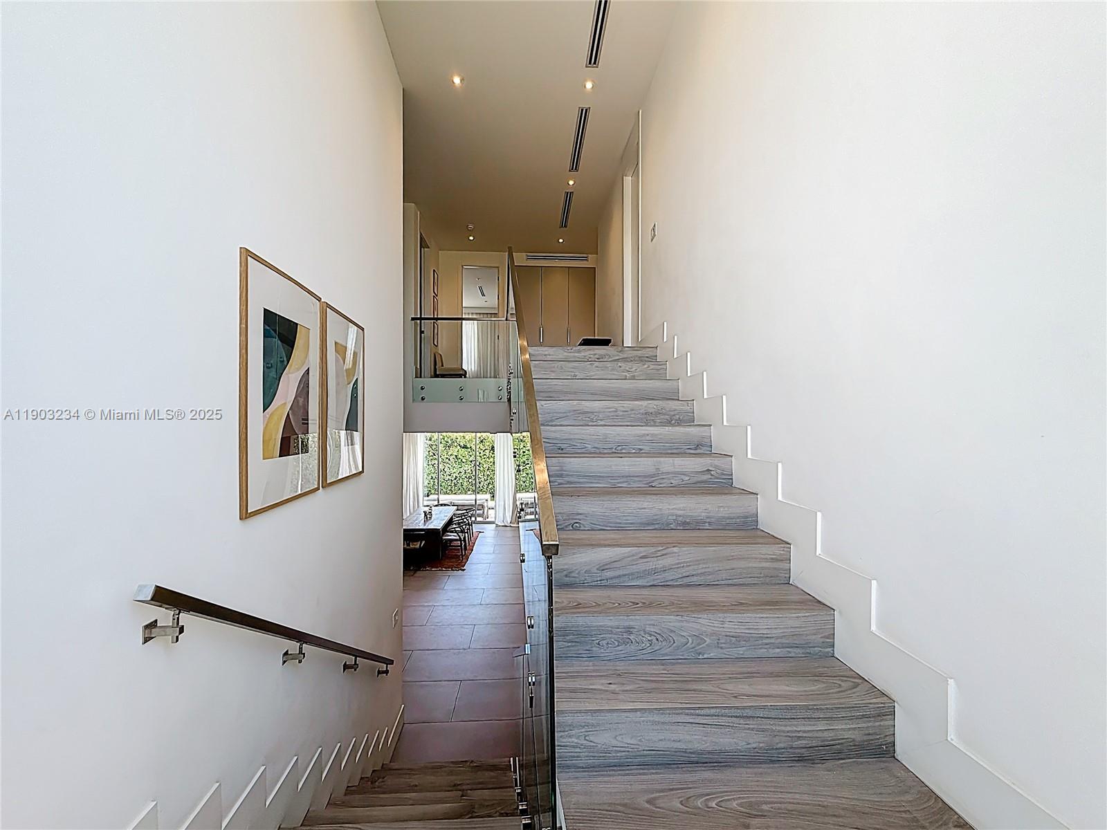 Key Biscayne Key Biscayne, FL 33149 - Photo 20 of 46 a view of entryway and hall
