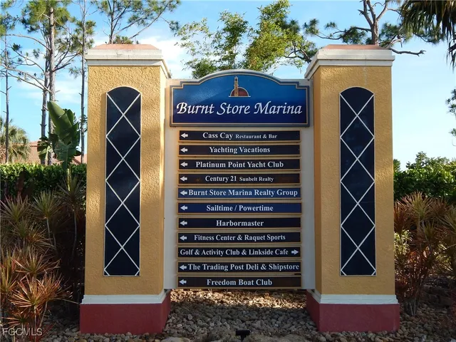 a view of entryway with a fireplace