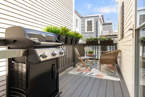 $1,169,000 | 33 R Belmont Street, Unit 33R, Boston, MA 02129