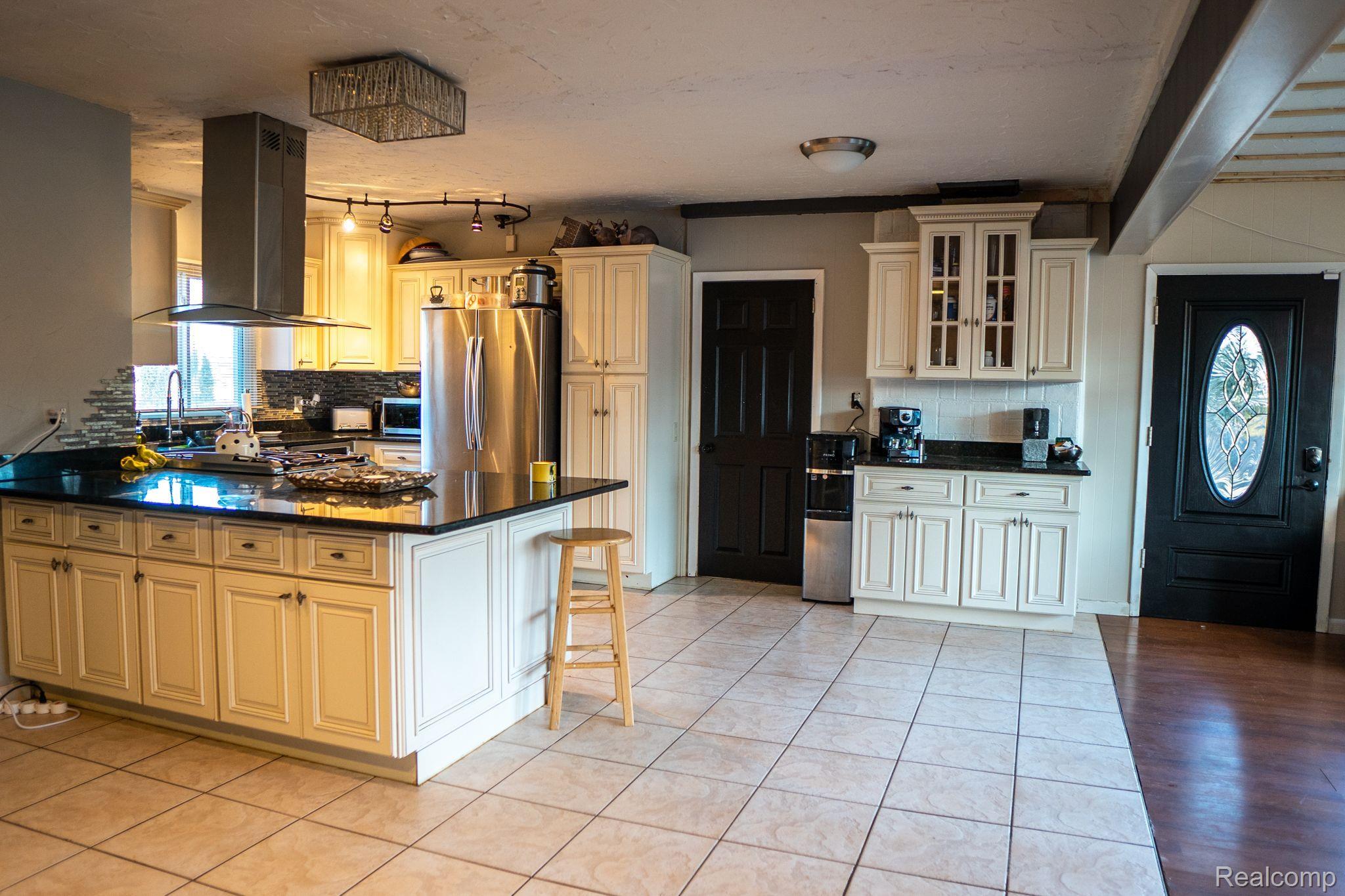 1473 Walton Blvd. Rochester, MI 48309 - Photo 12 of 29