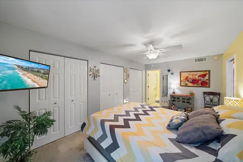 a view of house with a yard