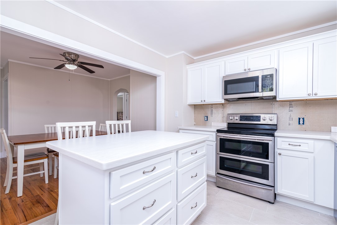 196 Bradford Road Westerly, RI 02808 - Photo 11 of 37