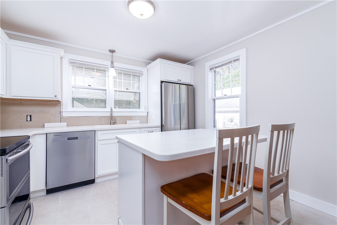 196 Bradford Road Westerly, RI 02808 - Photo 13 of 37