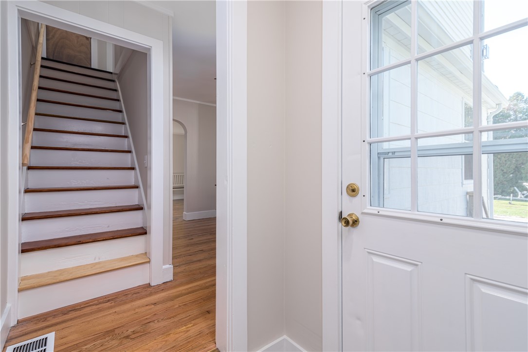 196 Bradford Road Westerly, RI 02808 - Photo 22 of 37