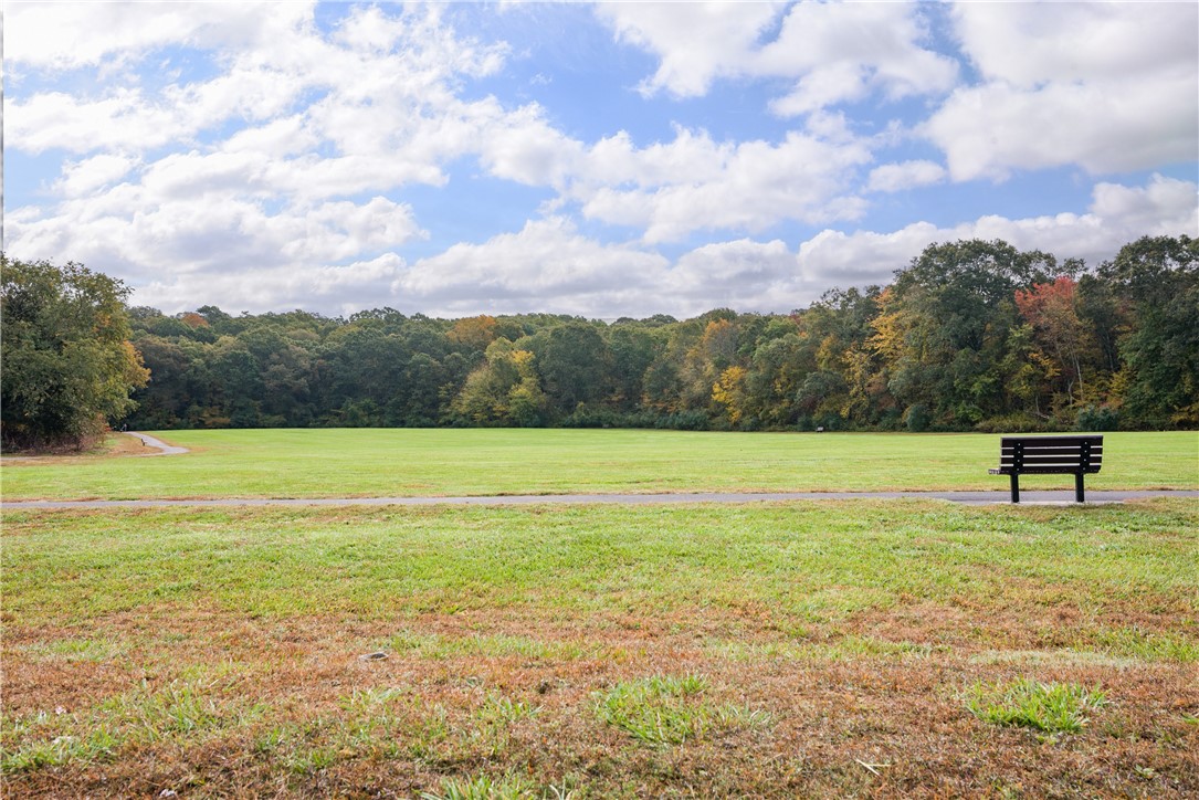 196 Bradford Road Westerly, RI 02808 - Photo 4 of 37