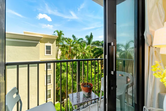 $405,000 | 651 Okeechobee Boulevard, Unit 402, West Palm Beach, FL 33401