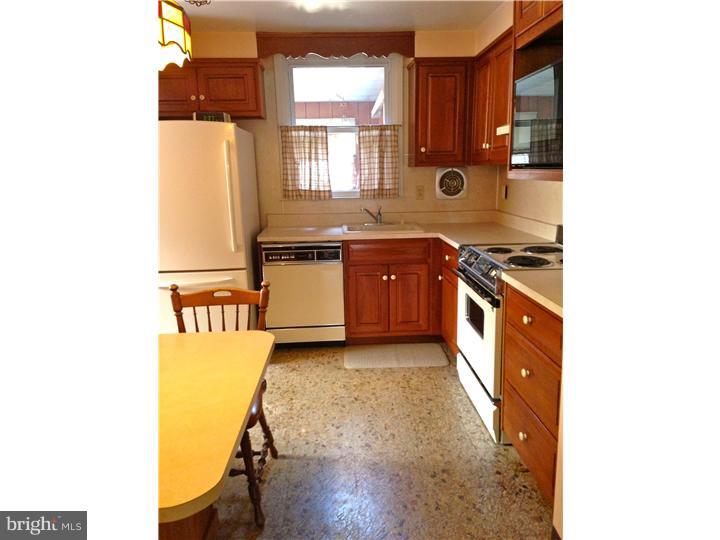 724 Cambridge Road Brookhaven, PA 19015 - Photo 7 of 21 Kitchen