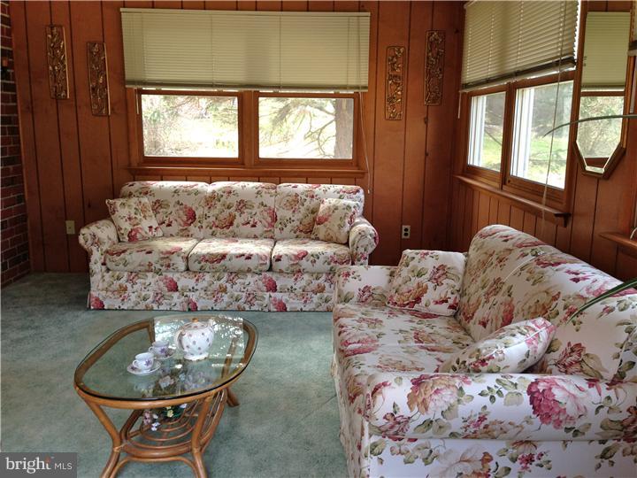 724 Cambridge Road Brookhaven, PA 19015 - Photo 8 of 21 Enclosed Porch