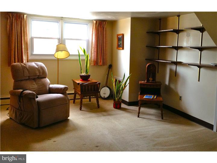724 Cambridge Road Brookhaven, PA 19015 - Photo 10 of 21 Den