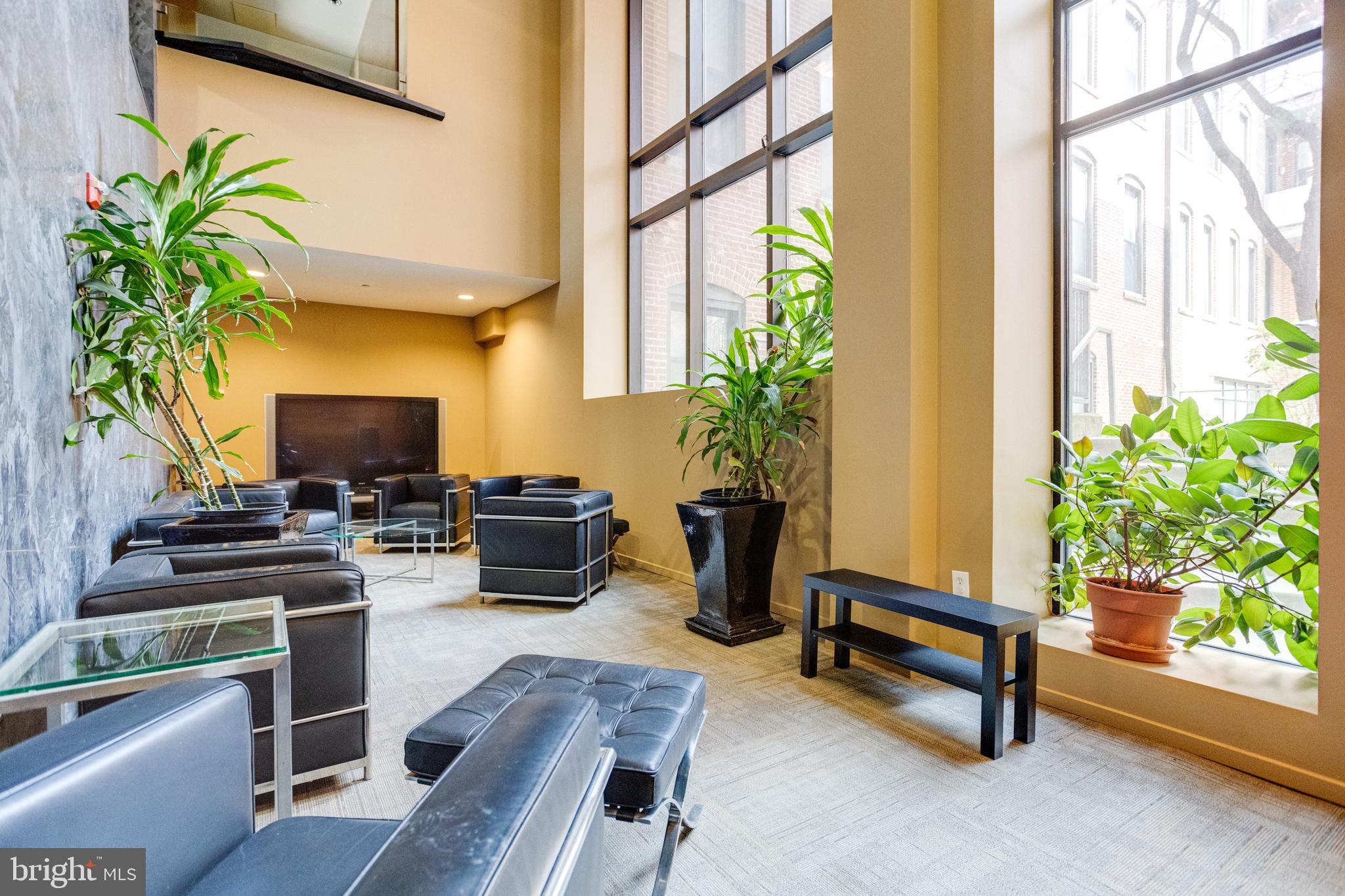 1211 Light Street, Unit 403 Baltimore, MD 21230 - Photo 39 of 52 Building Lounge Area