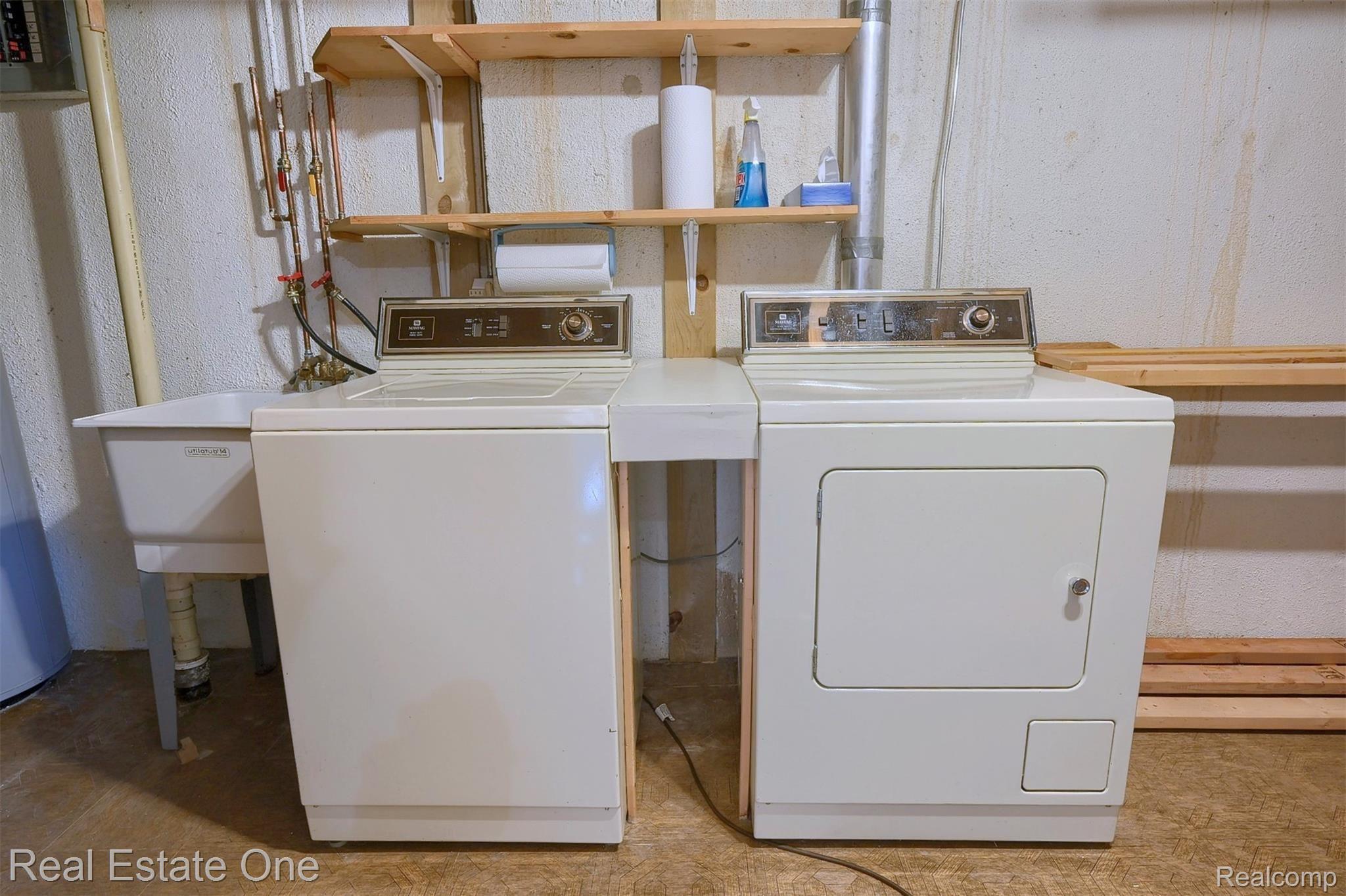 1360 Crescent Lane, Unit 304 Rochester, MI 48306 - Photo 28 of 41 -Laundry-Room.