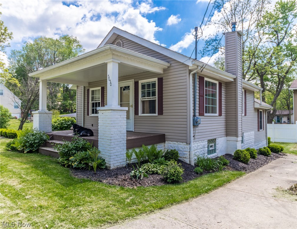 5650 Springlake Road Northwest Canton, OH 44718 - Photo 3 of 17 Gallery Image 3