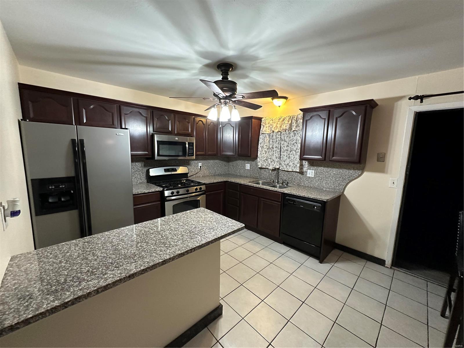 523 Spring Street Collinsville, IL 62234 - Photo 5 of 25 Gallery Image 5
