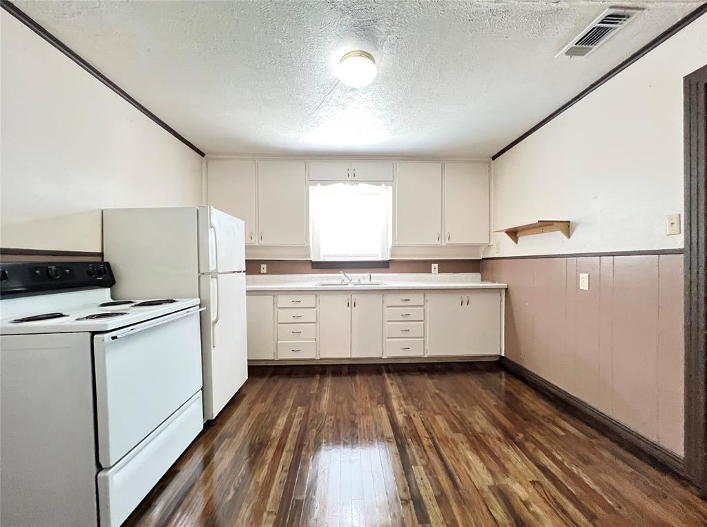 811 Coit Street Denton, TX 76201 - Photo 4 of 12