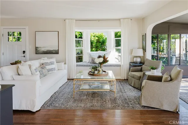 a view of bathroom with bathtub and windows
