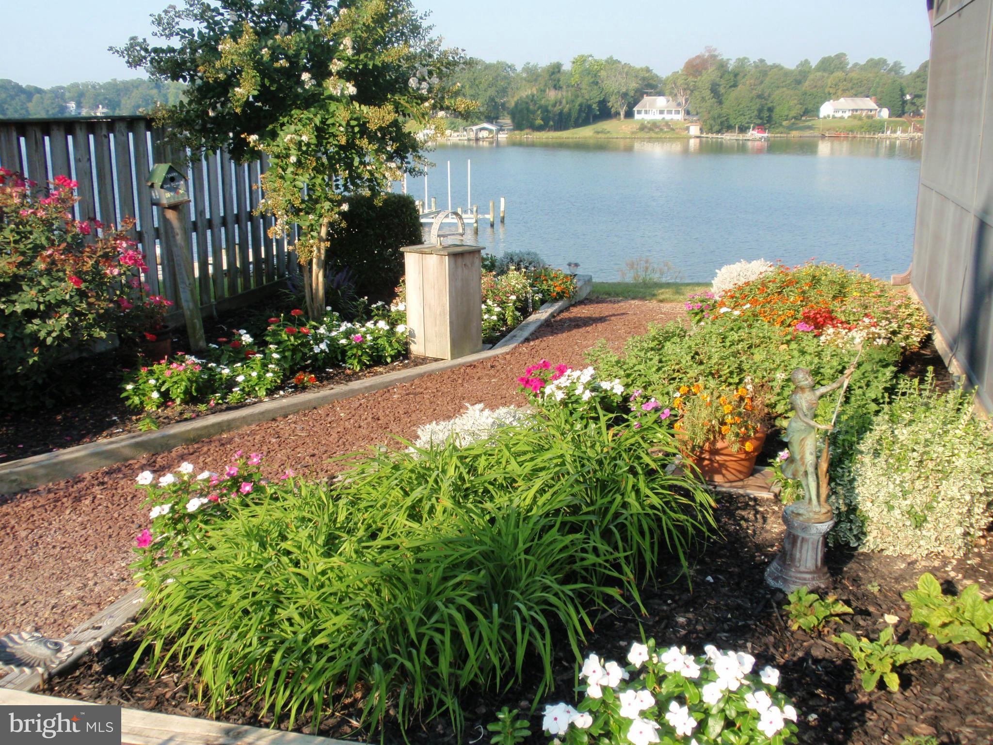 24468 Half Pone Point Road Hollywood, MD 20636 - Photo 13 of 28 Do you like flowers?