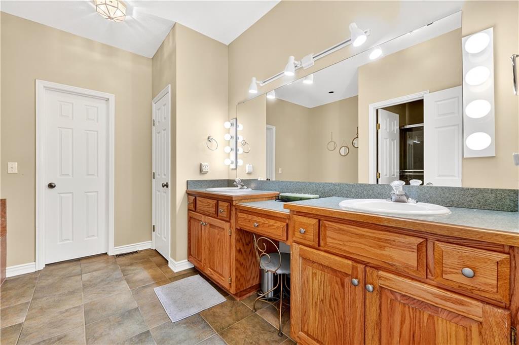 48 Z St Lake Lee's Summit, MO 64086 - Photo 24 of 57