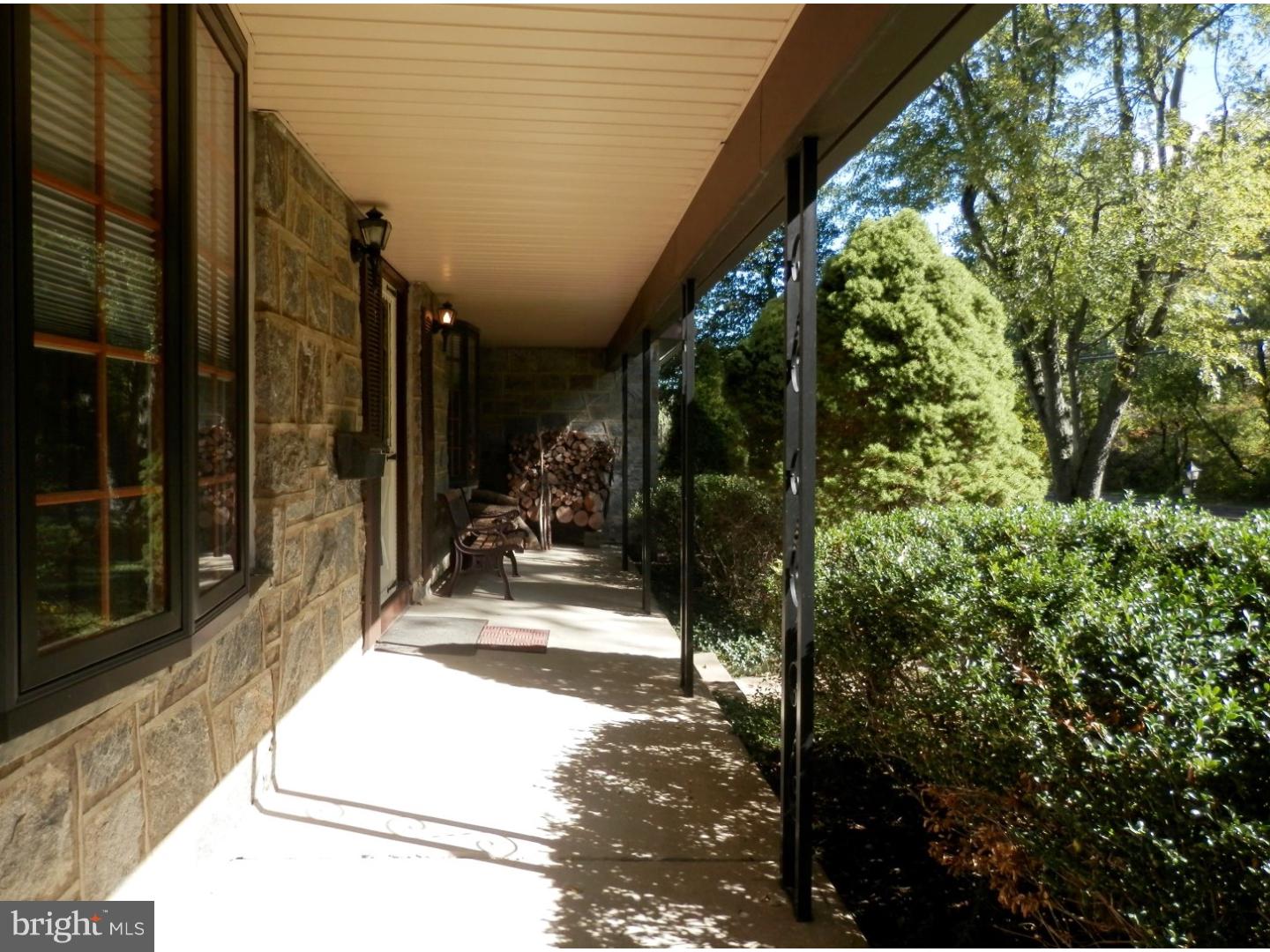 325 Parry Road Cinnaminson, NJ 08077 - Photo 3 of 24 Porch