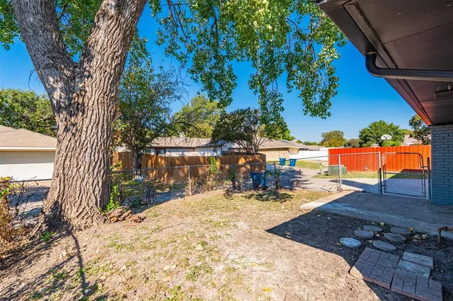 $2,500 | 5809 Bobbie Lane, Rowlett, TX 75089