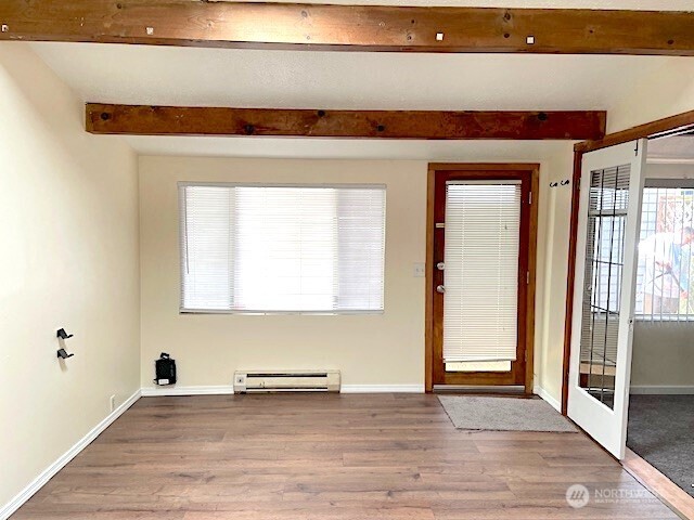 8829 Midvale Avenue North Seattle, WA 98103 - Photo 17 of 26