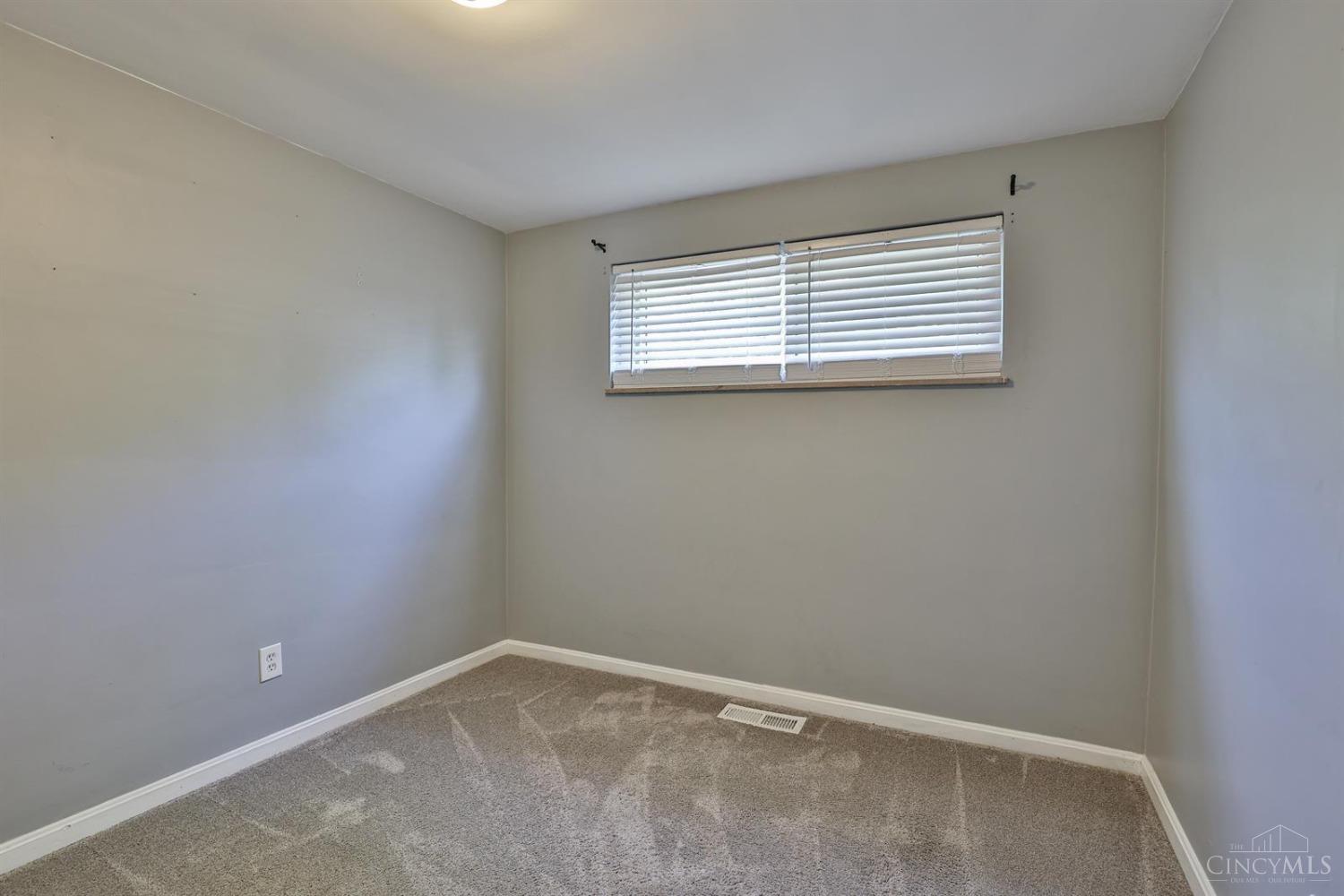 6678 Daleview Road Cincinnati, OH 45247 - Photo 18 of 25