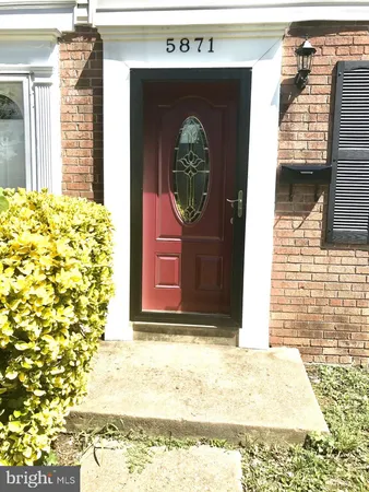 $2,400 | 5871 Blaine Drive, Alexandria, VA 22303