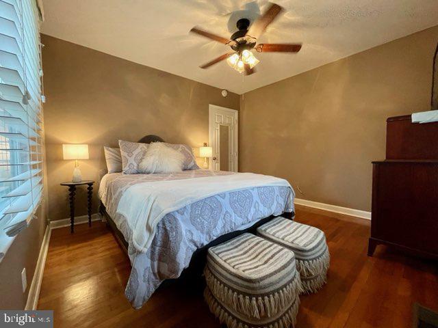 6494 Briggs Road Warrenton, VA 20187 - Photo 27 of 76 Primary Bedroom