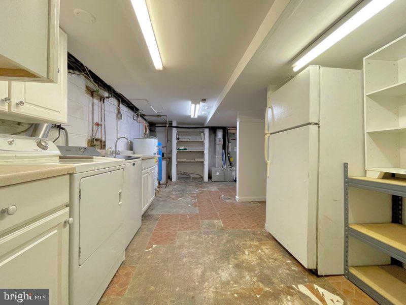 6494 Briggs Road Warrenton, VA 20187 - Photo 53 of 76 Refrigerator and Washer and Dryer Convey