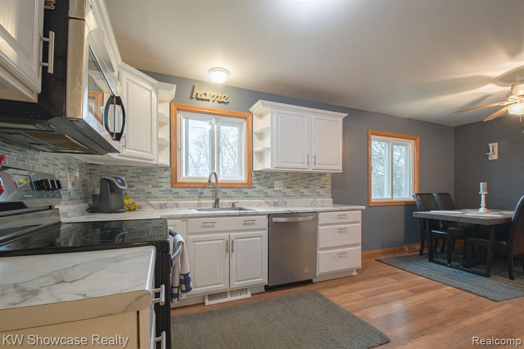 6989 Hatchery Road Waterford, MI 48327 - Photo 6 of 24 Gallery Image 6