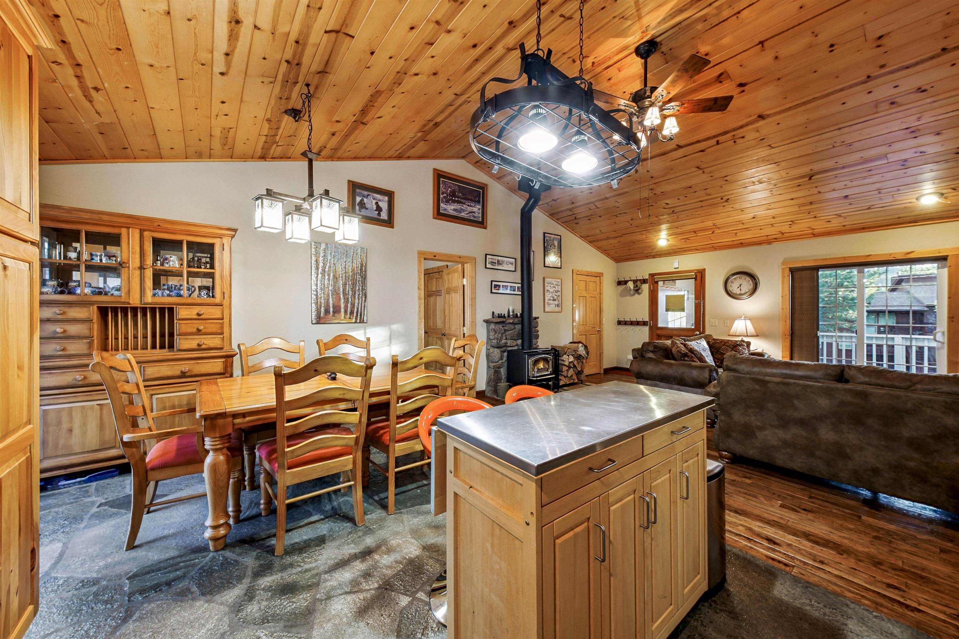 12466 Pinnacle Loop Truckee, CA 96161 - Photo 16 of 28