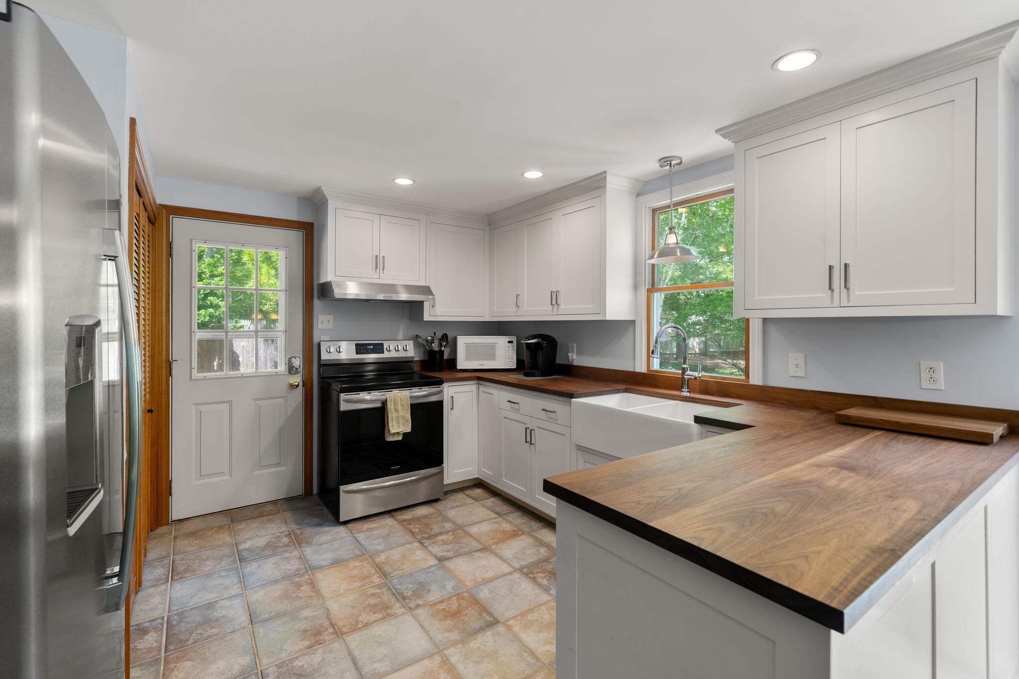 42 Indian Hill Road Chatham, MA 02633 - Photo 2 of 46 DSC05867