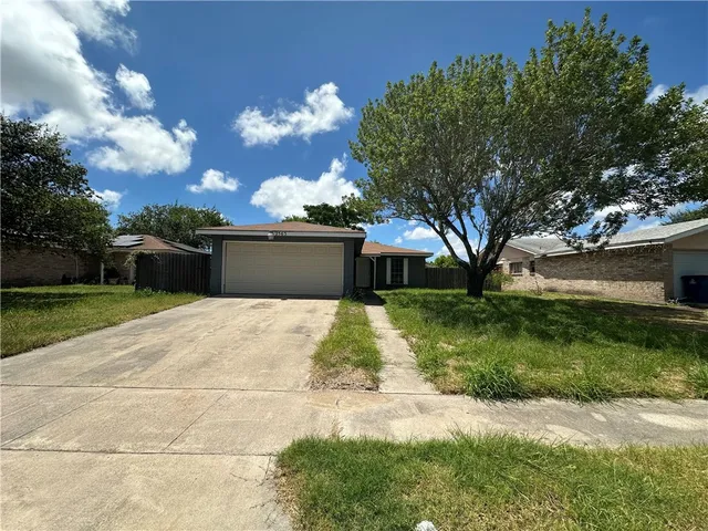 $1,650 | 2563 Live Oak Street, Ingleside, TX 78362