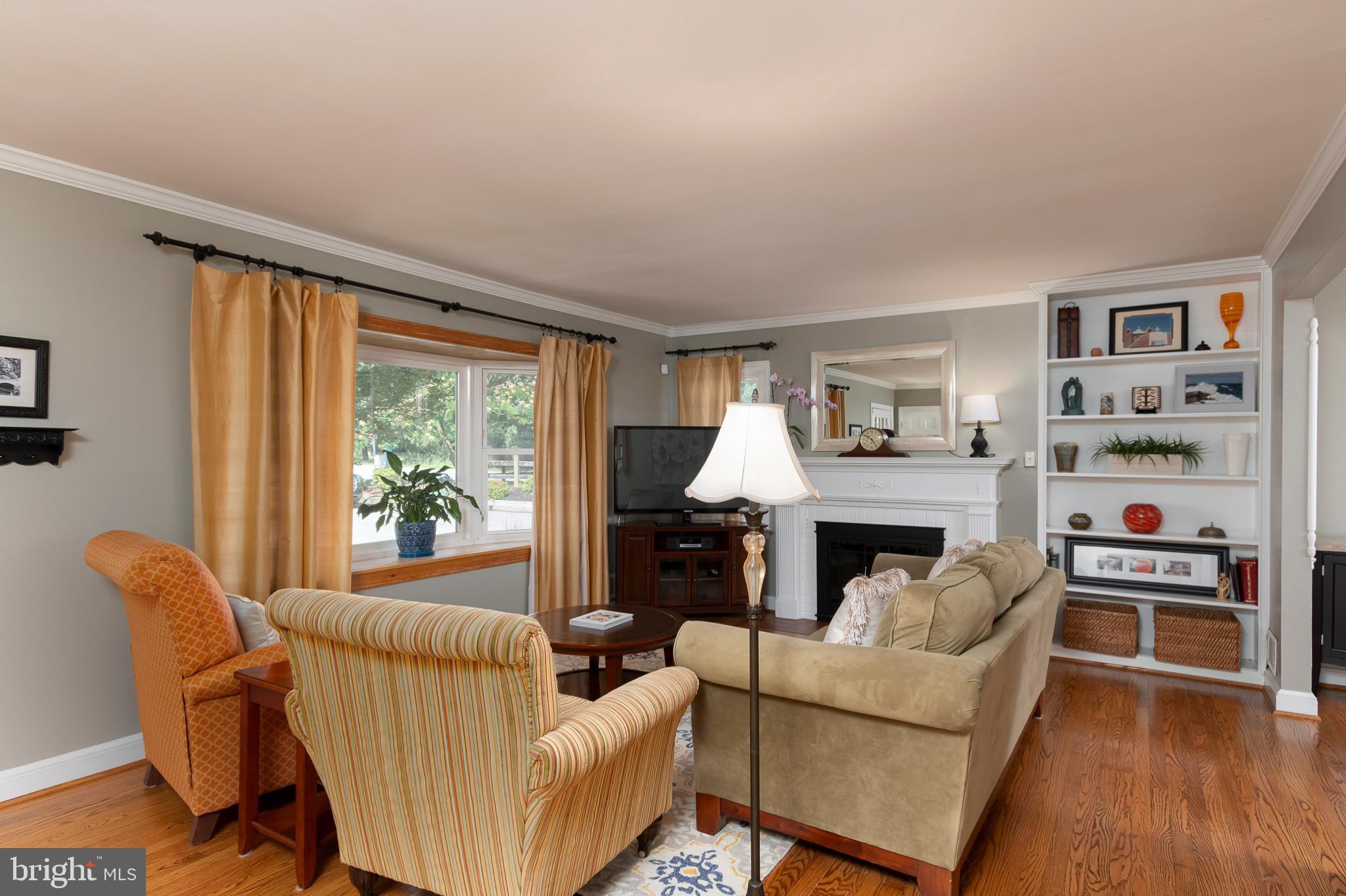 10390 Gorman Road Laurel, MD 20723 - Photo 7 of 40 Living Room (alt view)