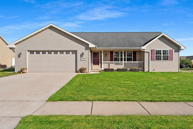 700 Killarny Trail, De Pere, WI 54115