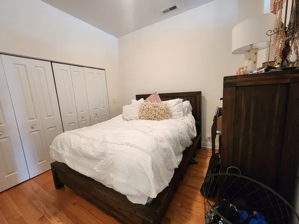 $2,450 | 918 West Belmont Avenue, Unit 306, Chicago, IL 60657