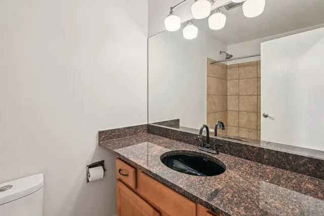 $199,000 | 5900 Oakwood Drive, Unit 1K, Lisle, IL 60532