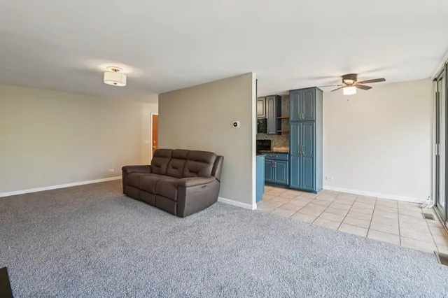 $199,000 | 5900 Oakwood Drive, Unit 1K, Lisle, IL 60532