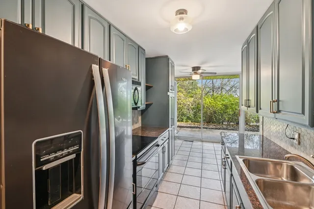 $199,000 | 5900 Oakwood Drive, Unit 1K, Lisle, IL 60532