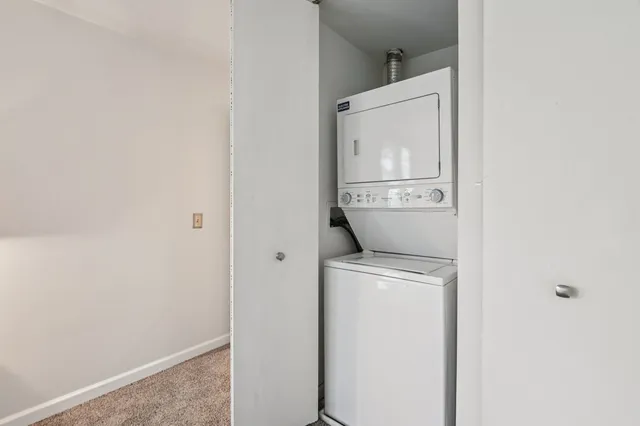 $199,000 | 5900 Oakwood Drive, Unit 1K, Lisle, IL 60532