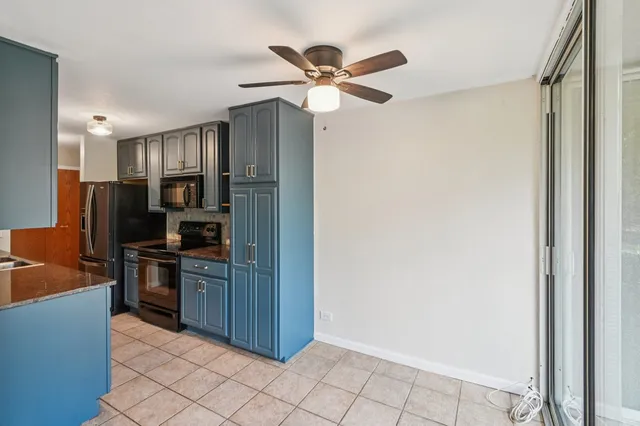 $199,000 | 5900 Oakwood Drive, Unit 1K, Lisle, IL 60532