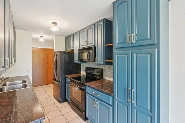 $199,000 | 5900 Oakwood Drive, Unit 1K, Lisle, IL 60532