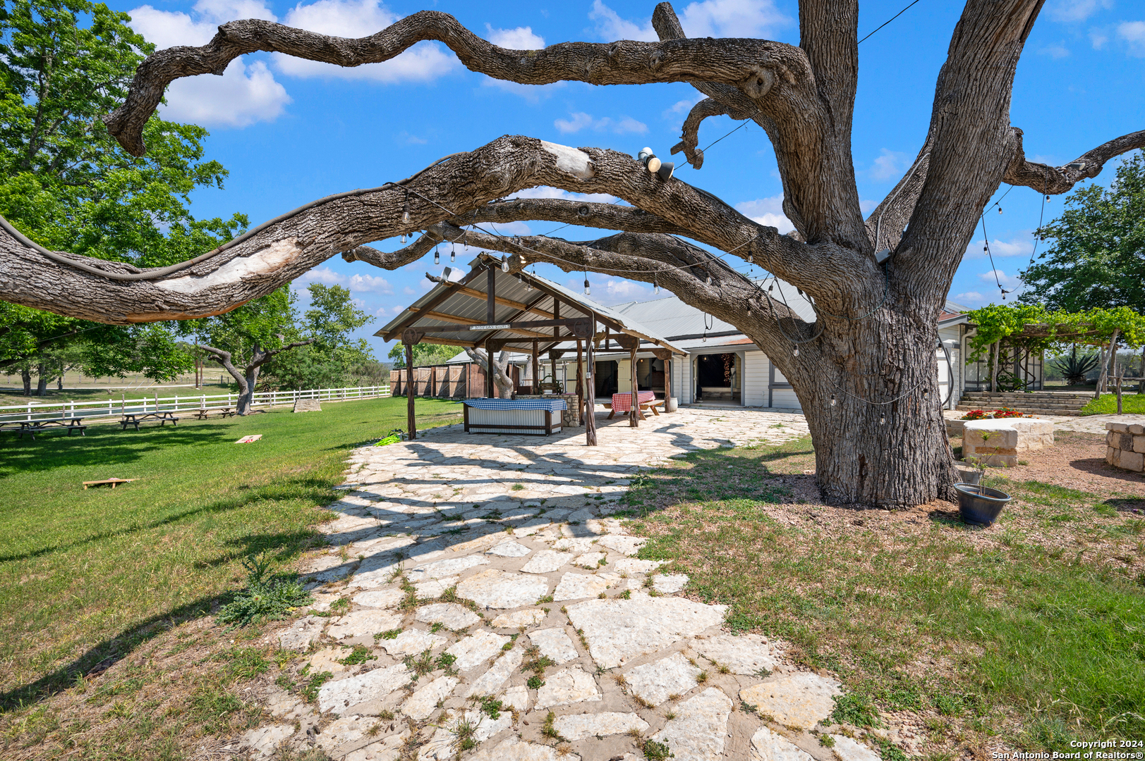 103 Waring Welfare Road Boerne, TX 78006 - Photo 5 of 33