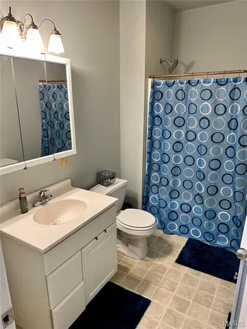 $1,850 | 202 West Delmar Avenue, Unit A, Godfrey, IL 62035