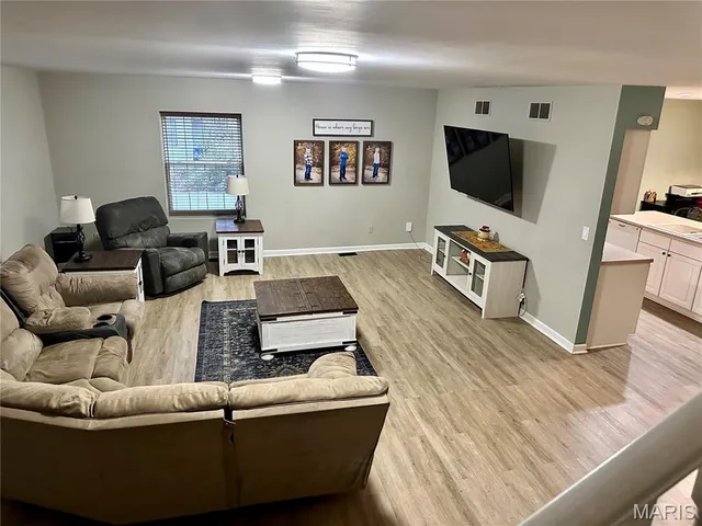 $1,795 | 202 West Delmar Avenue, Unit A, Godfrey, IL 62035